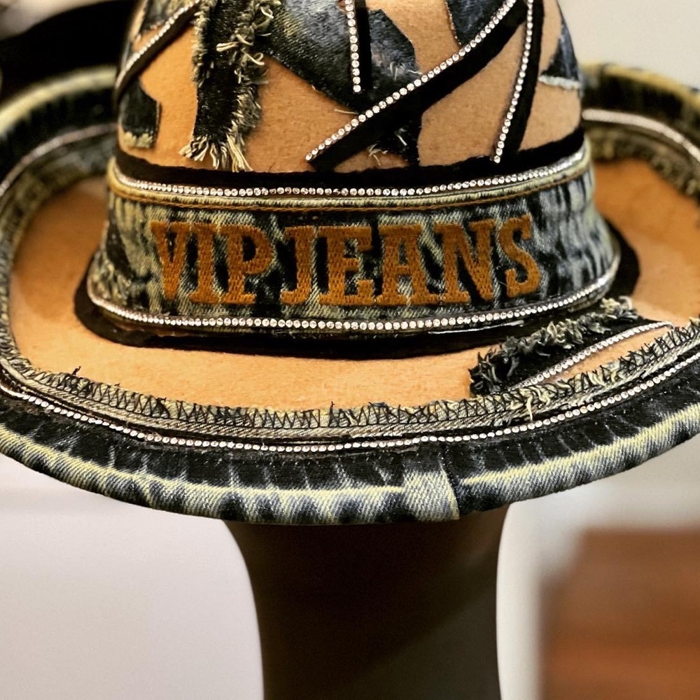 Show Stopper Guaranteed To Command Attention - image 5